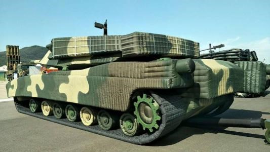 乌苏充气坦克战车